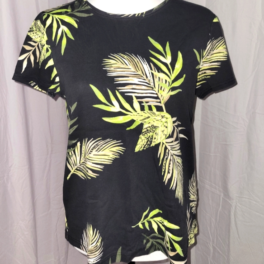 🌴3/$15 Sonoma Tees M you pick